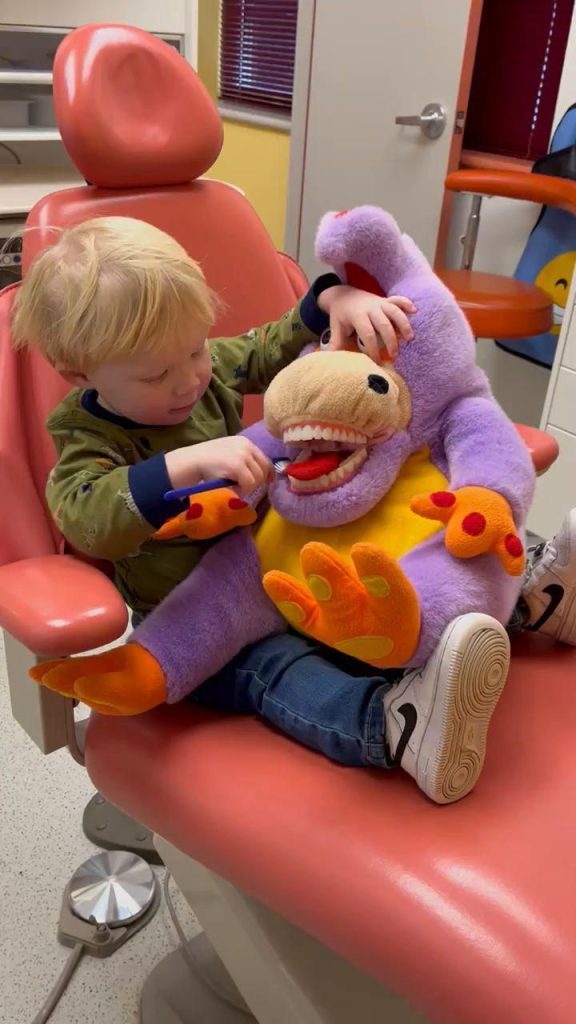 child at the dentist